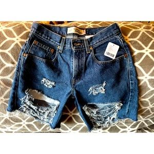Levi’s Loose Fit Distresses Denim Shorts